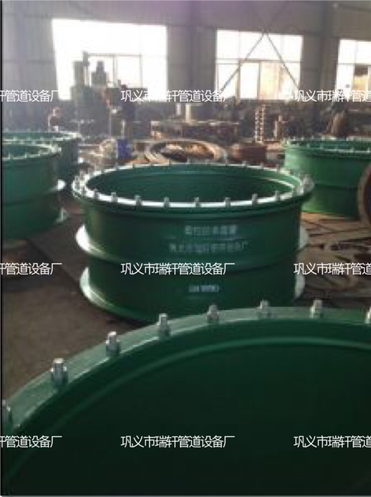 DN1600柔性防水套管生产现场
